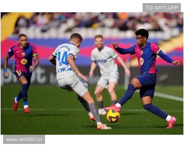 巴萨进攻流畅性存疑,层次缺失与配合停滞影响实战效果 巴萨进攻流畅性存疑,层次缺失与配合停滞影响实战效果