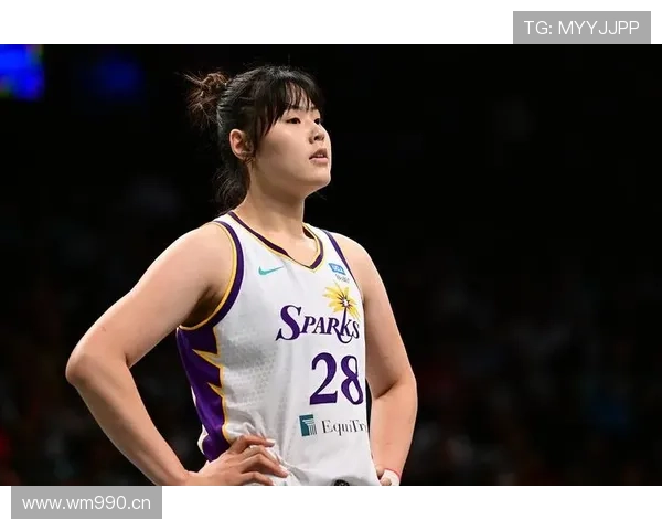 李月汝赛场像怪兽，鞋柜比我房租贵，我这是来看球还是看贵妇日常