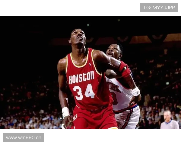 奥拉朱旺内线背身单打效率提升 完胜同代中锋对抗