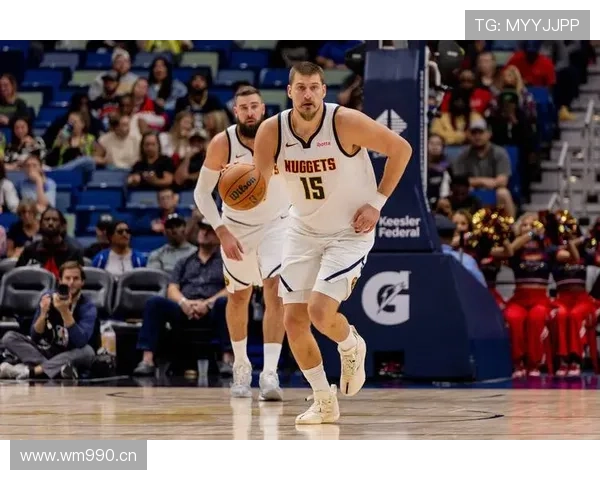 西亚卡姆挡拆制造篮下优势，胜过约基奇的高位策应